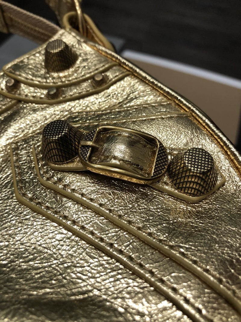 Ba1en*iaga le cagole bags